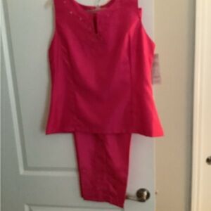 Vibrant Pink Capris with Fitted Bodice and Tapered Legs